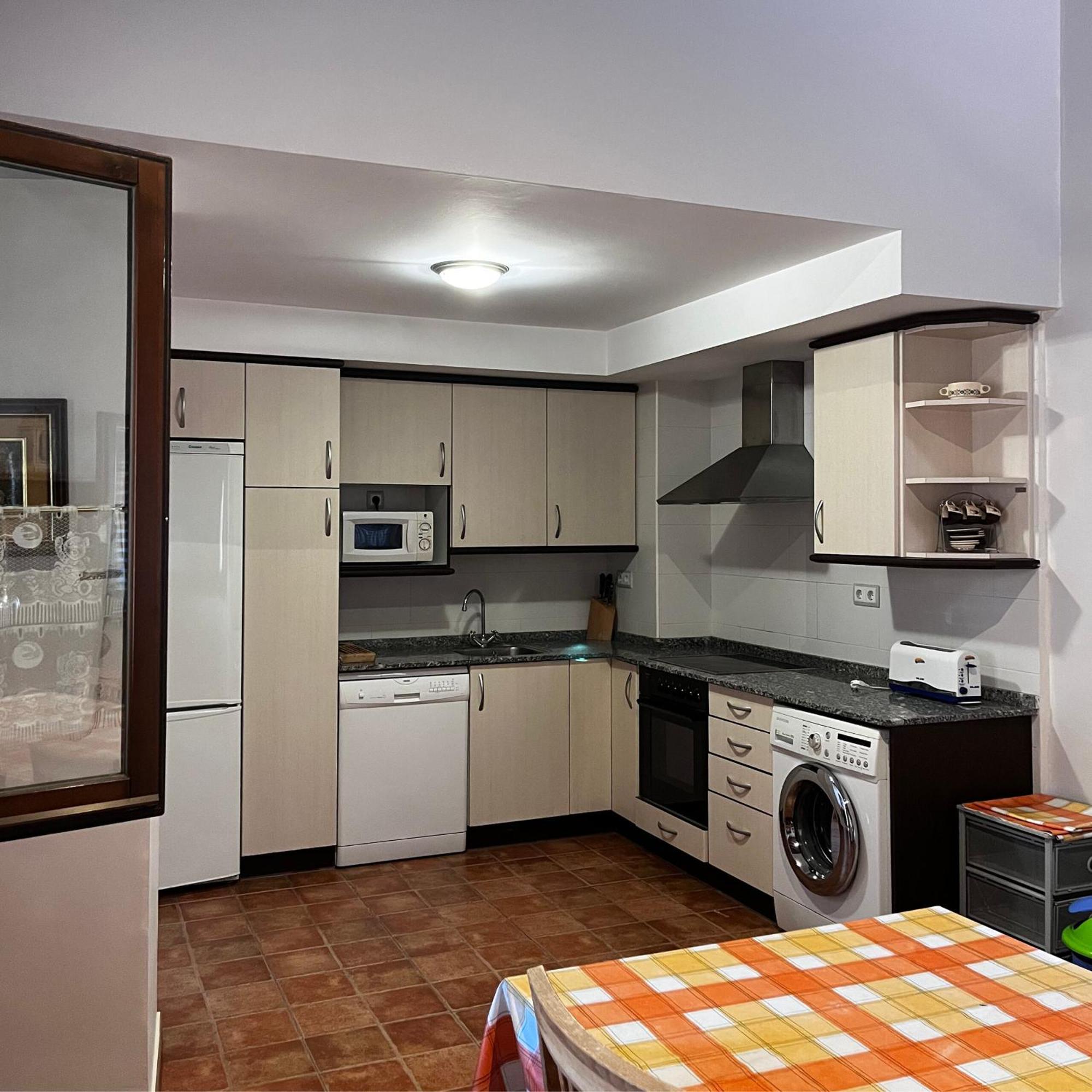 Apartamentos Angelus Plaza Mayor De Граус Экстерьер фото